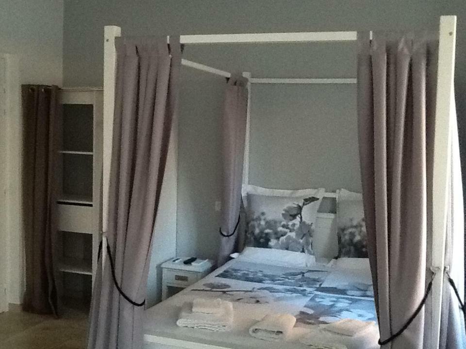Couette-café Le Jasmin Montagnac (Alpes-de-Haute-Provence)
